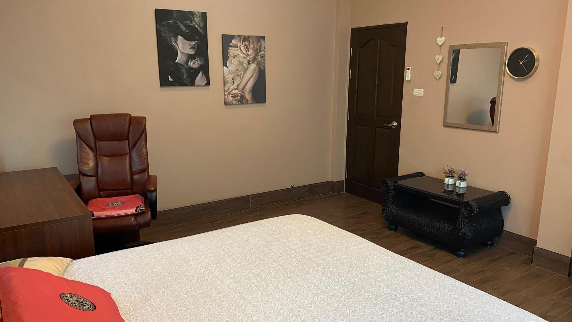 Big Comfortable Villa نا جومتين المظهر الخارجي الصورة